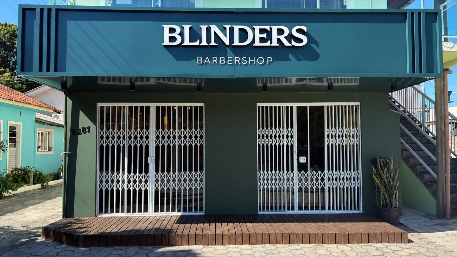 Fachada da Blinders Barbershop